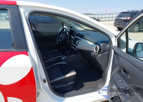 2022 Nissan Versa 1.6 Sv Xtronic Cvt из США, поврежденный, VIN 3N1CN8EV9NL839899